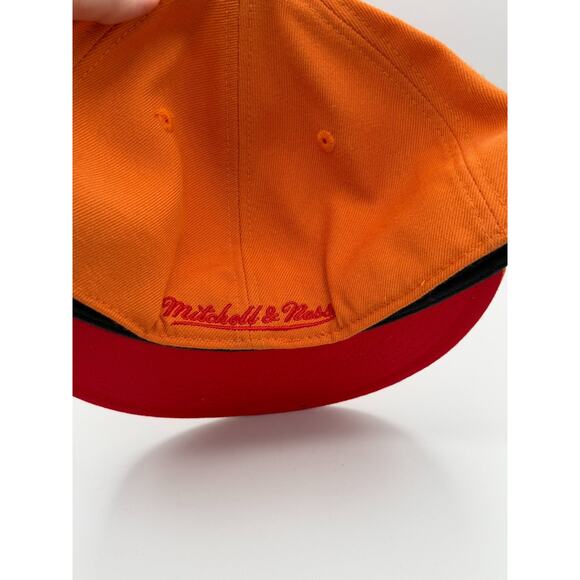 Mitchell & Ness Tampa Bay Buccaneers Fitted Hat 7 3/8 Orange NFL Vintage Logo - Picture 4 of 7